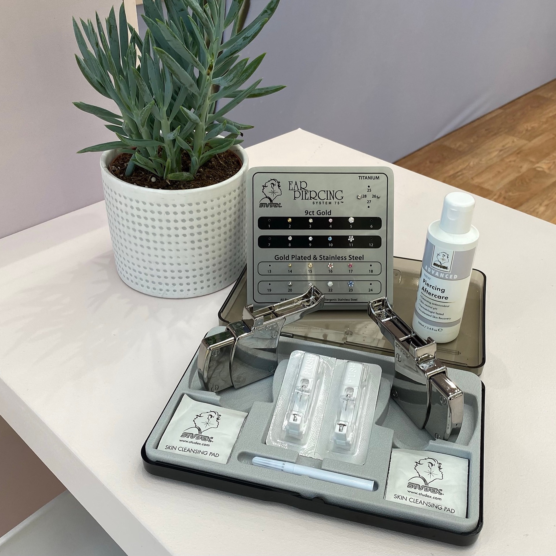 14k yellow gold 3mm pink crystal